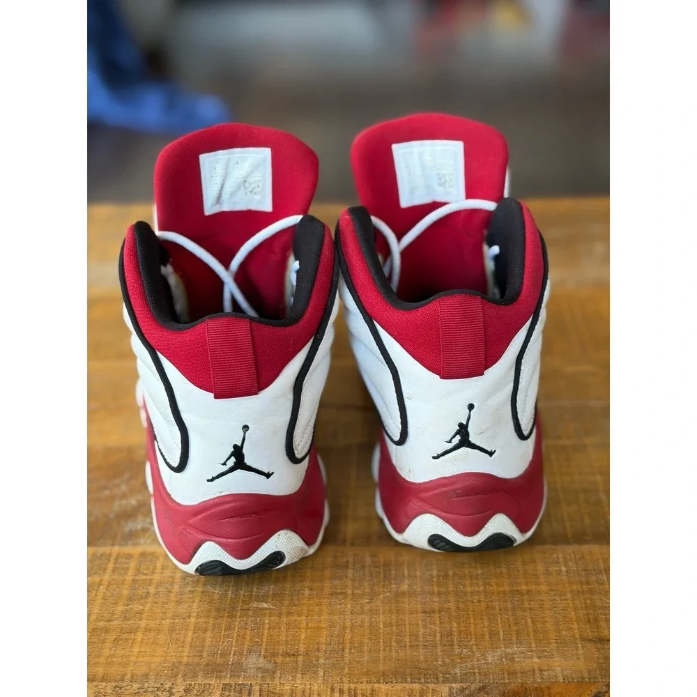 NIKE JORDAN Kid's Pro Strong GS White/Black/Gym Red DC7911-101 Size 6Y